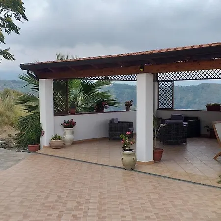 Vista Mare Con Piscina Hébergement de vacances