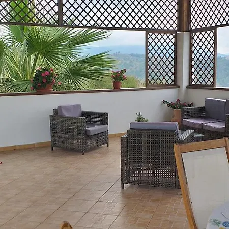 Vista Mare Con Piscina Hébergement de vacances *